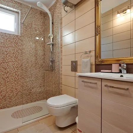Rooms Antonio Guest house 3*