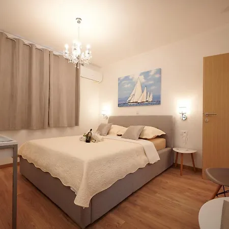 Rooms Antonio 3*